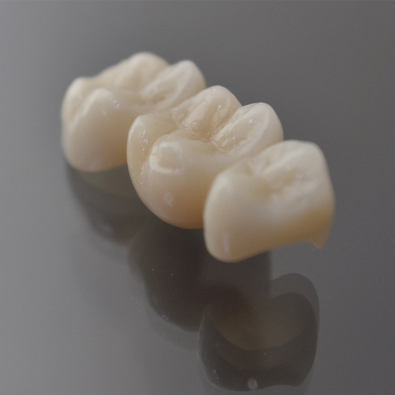 Ce este zirconia?